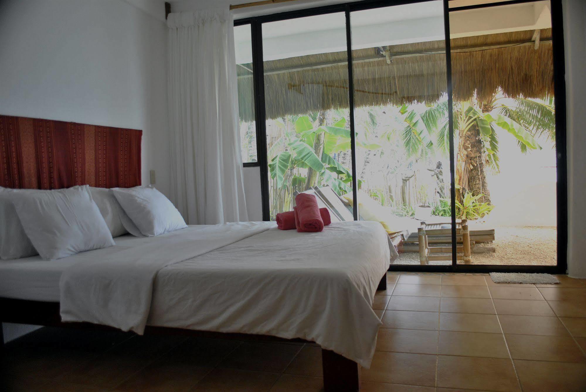 Artista Beach Villa 발라박 외부 사진